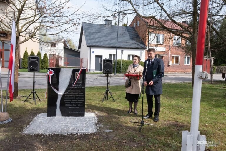 odsłonięcie tablicy upamietnającej ś.p. Franciszka Koziarskiego